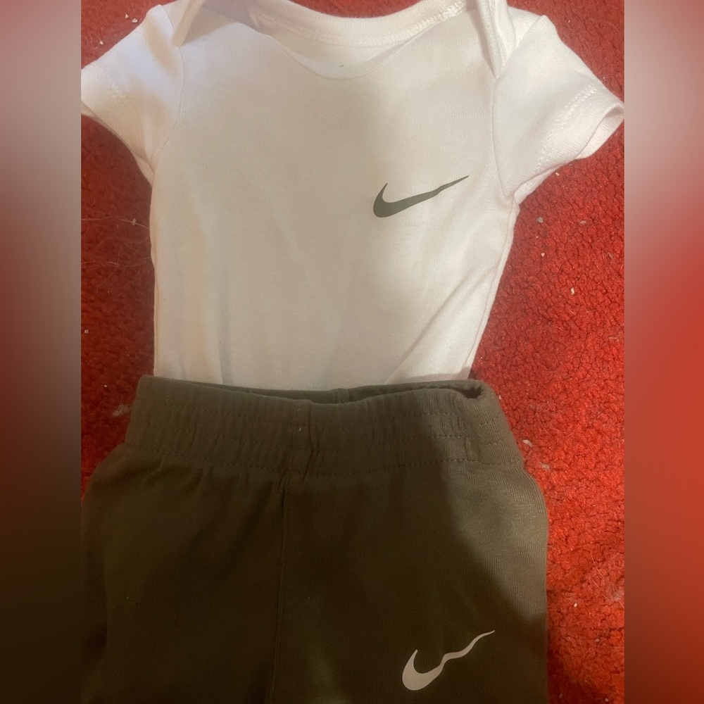 Nike baby matching set 0-3 months